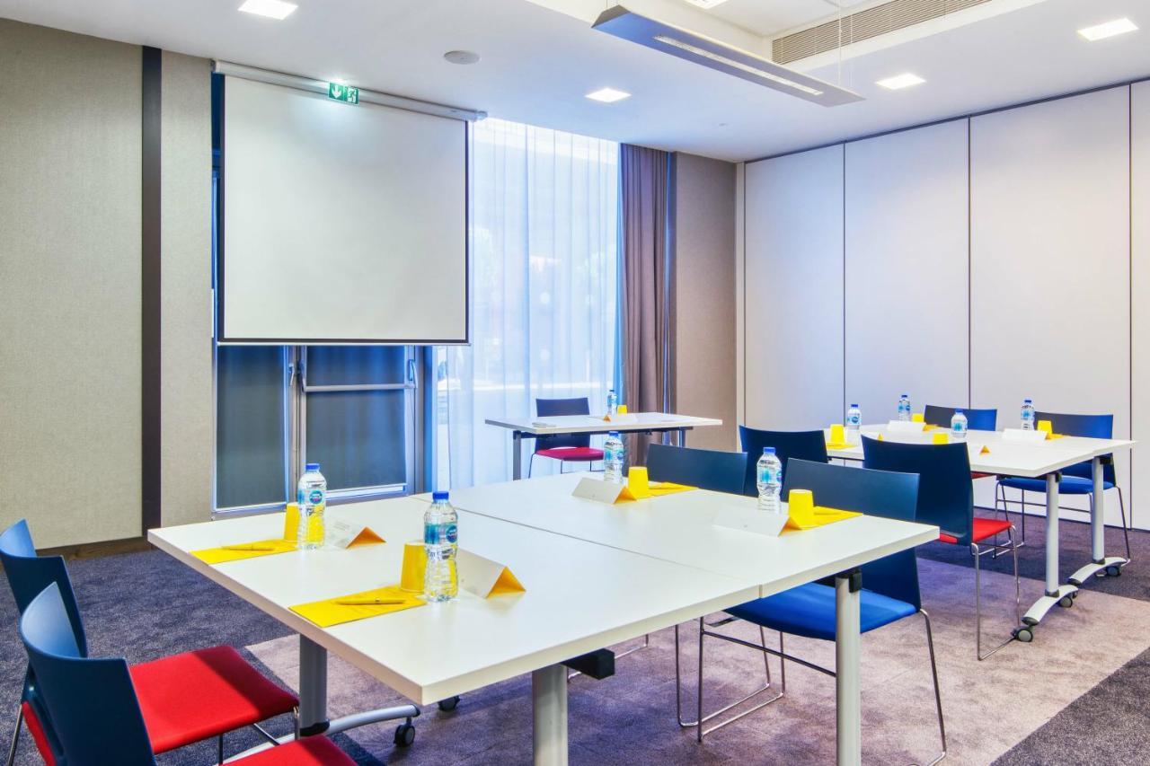 Golden Tulip Marseille Euromed Hotel Екстериор снимка