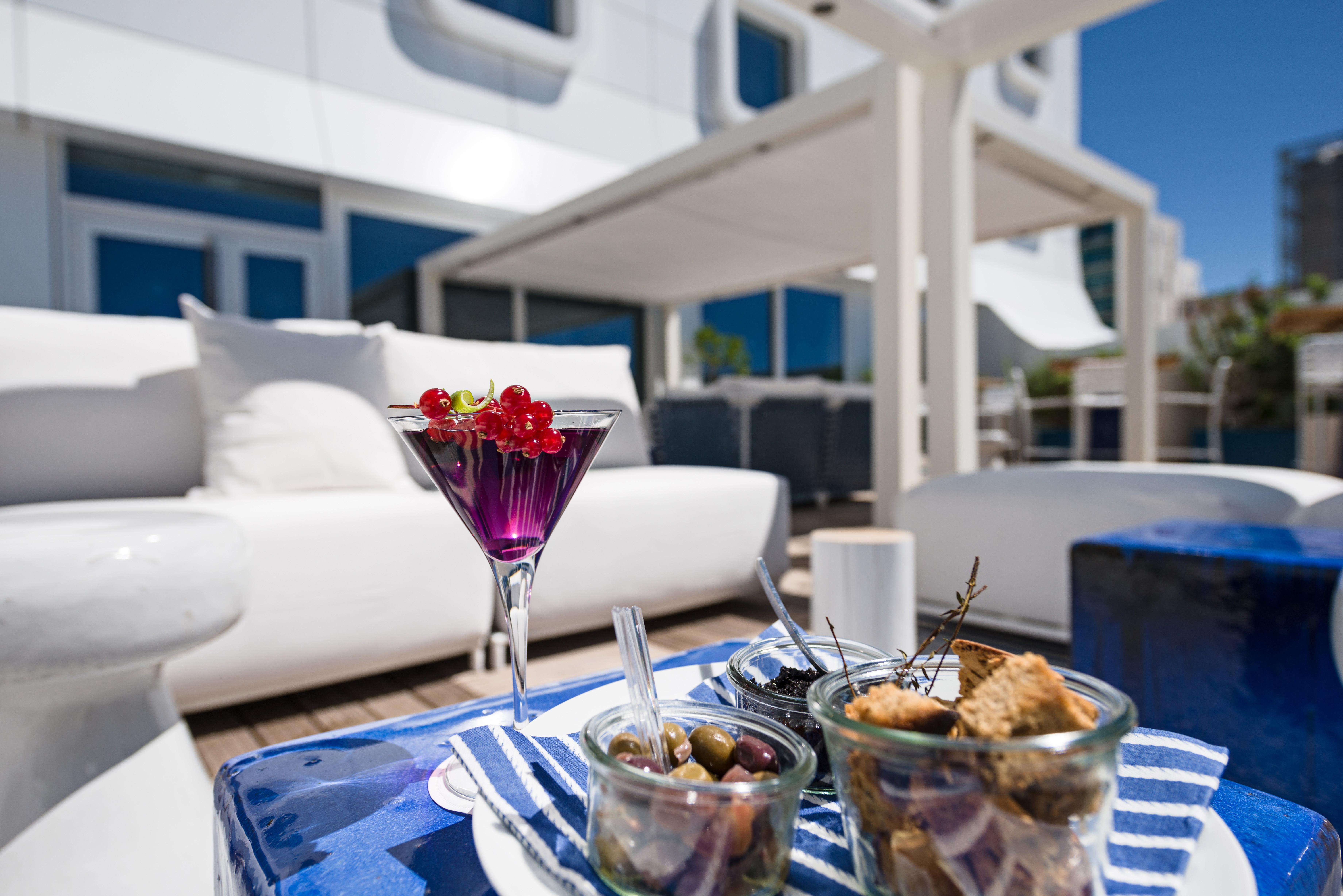 Golden Tulip Marseille Euromed Hotel Екстериор снимка