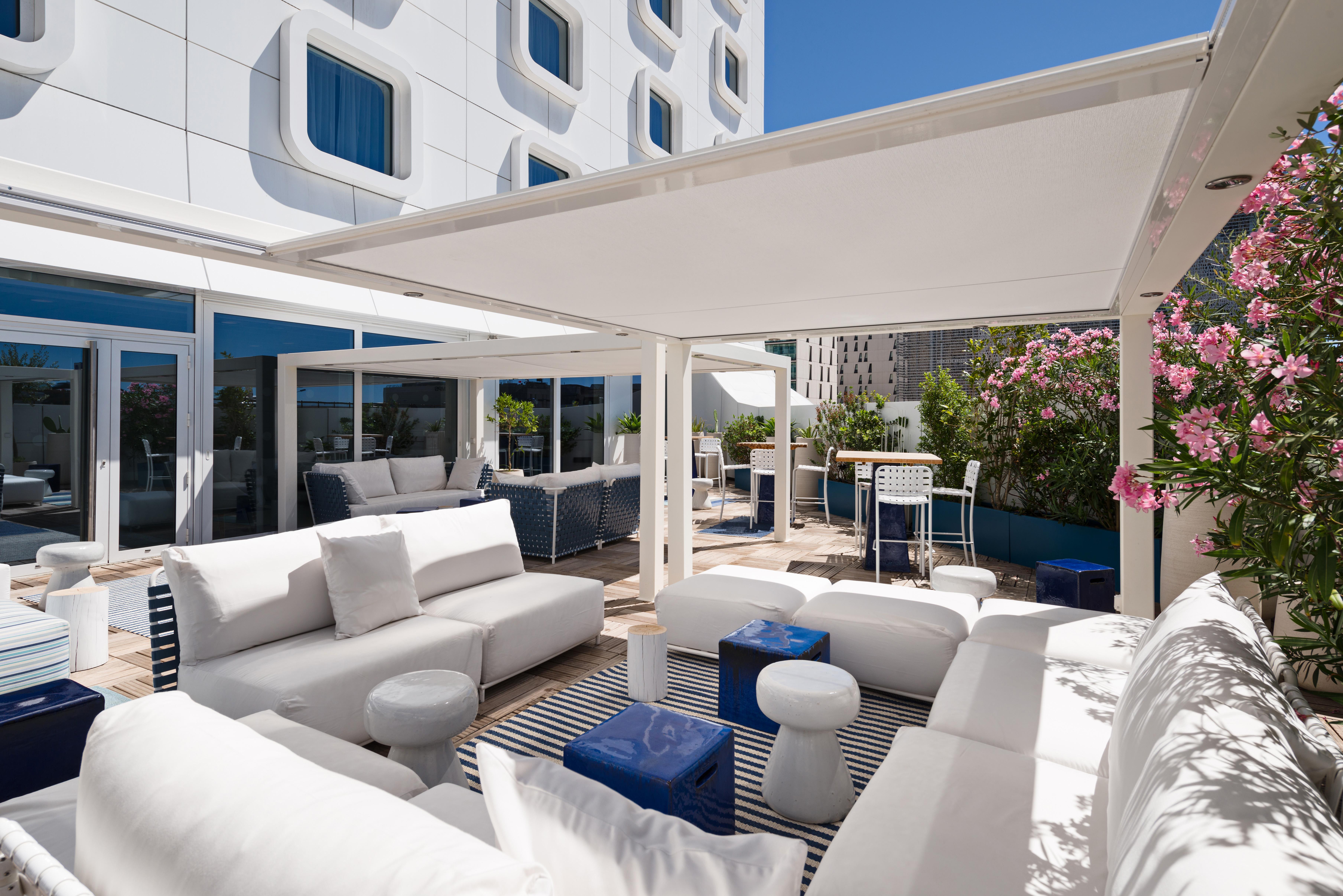 Golden Tulip Marseille Euromed Hotel Екстериор снимка