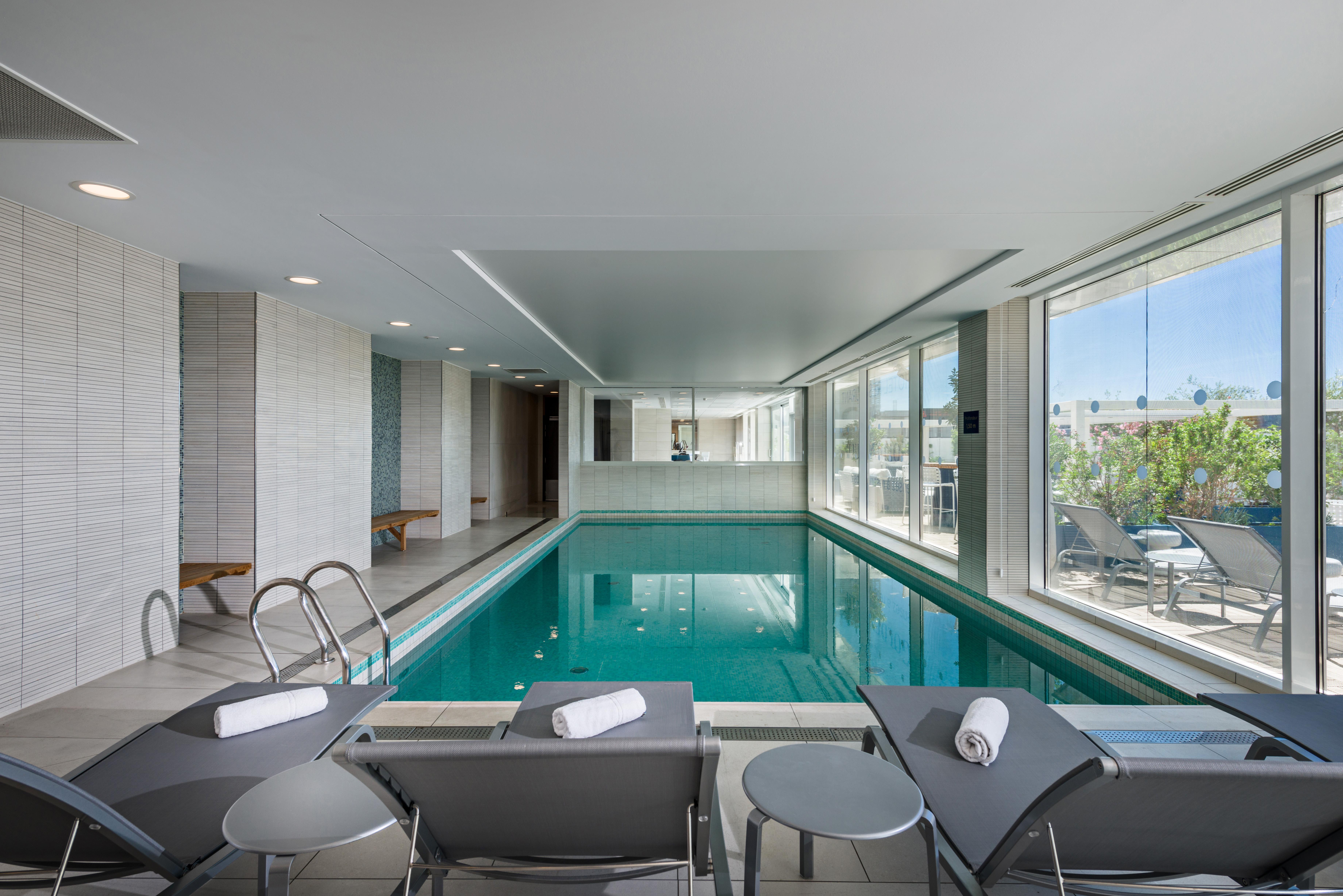 Golden Tulip Marseille Euromed Hotel Екстериор снимка