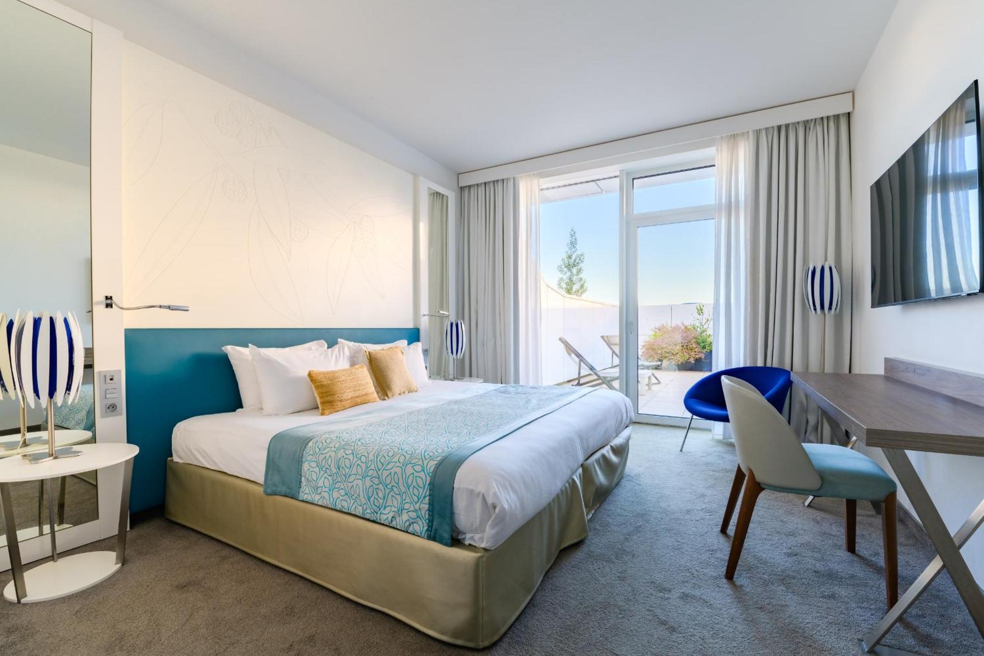 Golden Tulip Marseille Euromed Hotel Екстериор снимка